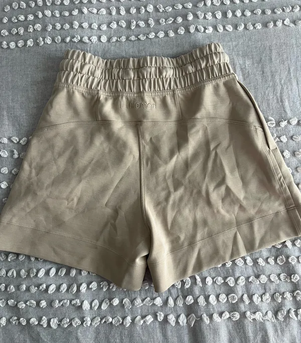 Lululemon Soft Ambitions High-Rise Shorts 4" - Image 2