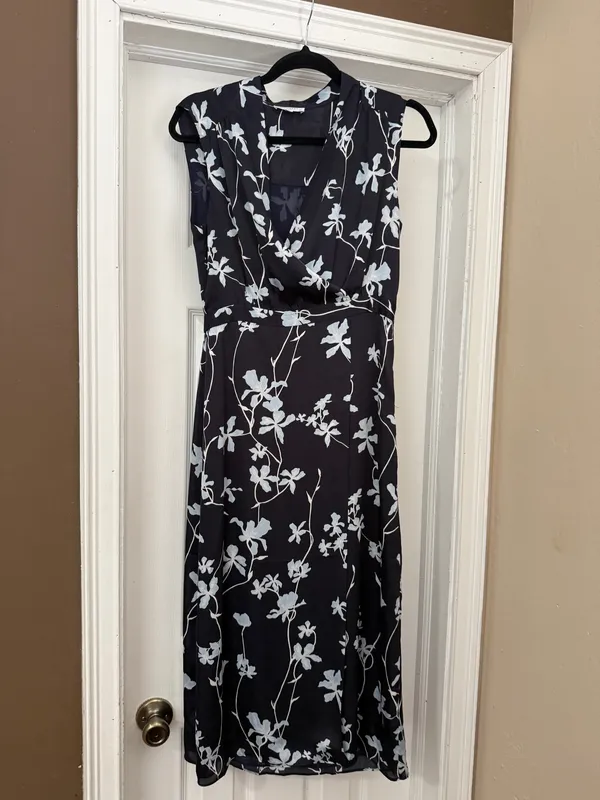 Equipment Femme Silk Midi Dress Floral Size Small - Image 2