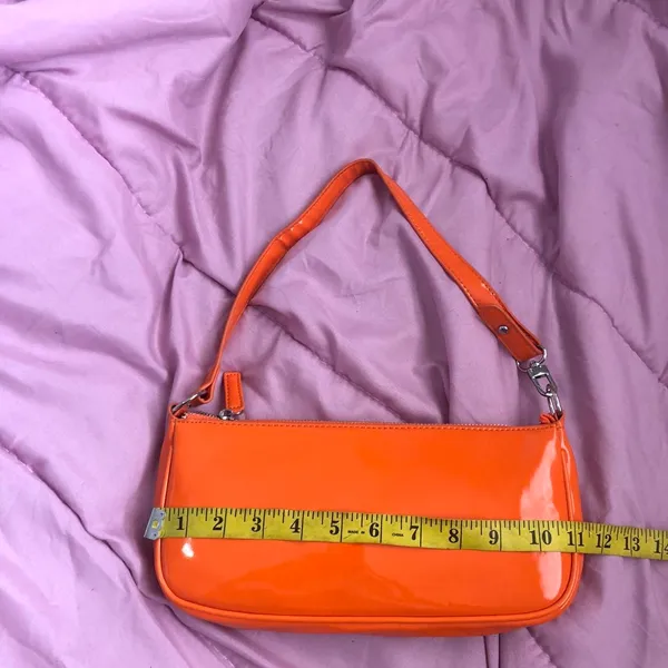 Y2K 2000s style Orange patent faux leather shoulder baguette hand bag purse preppy office siren vixen #streetwear #gorpcore #gothic #whimsi #festival Measurement in pics - Image 2