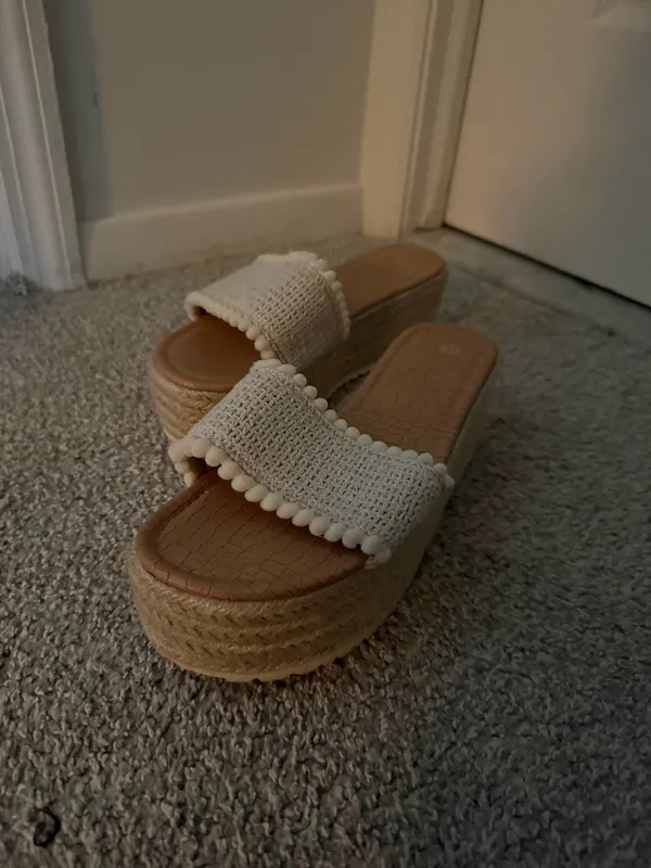 Wedge Slides White Size 7 - Image 2