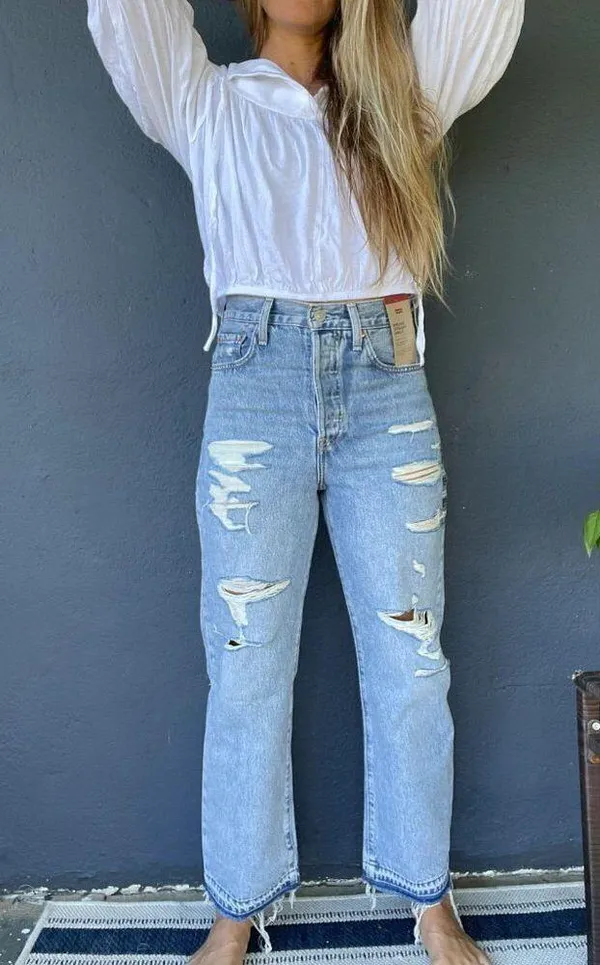 LEVI'S Ribcage High Rise Destructed Straight Jeans in Wash Haleys Comment US 28 - Image 4