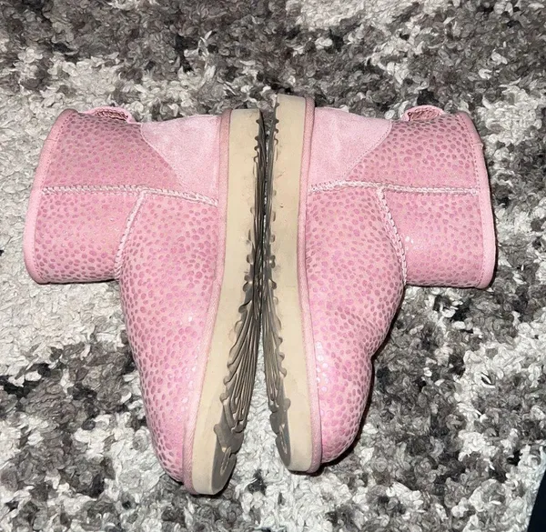 UGG Sz 7 - Image 2