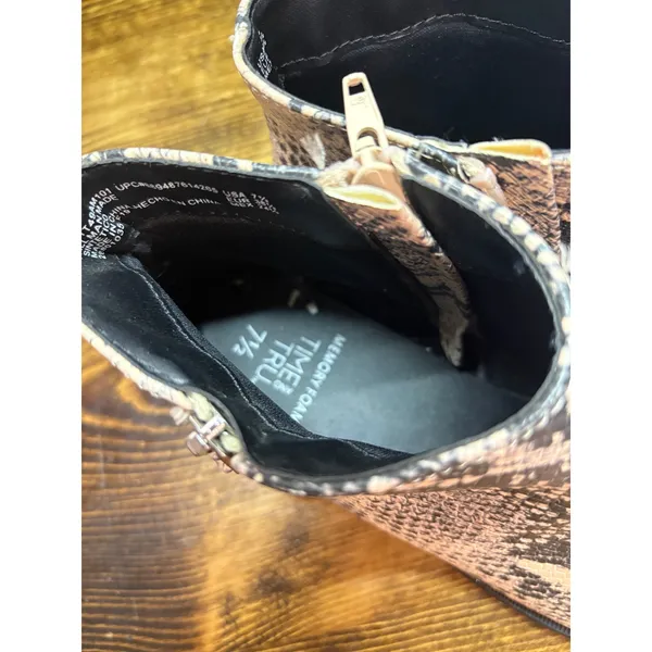 Time And Tru Snakeskin Print Ankle Boots Size 7.5‎ - Image 7