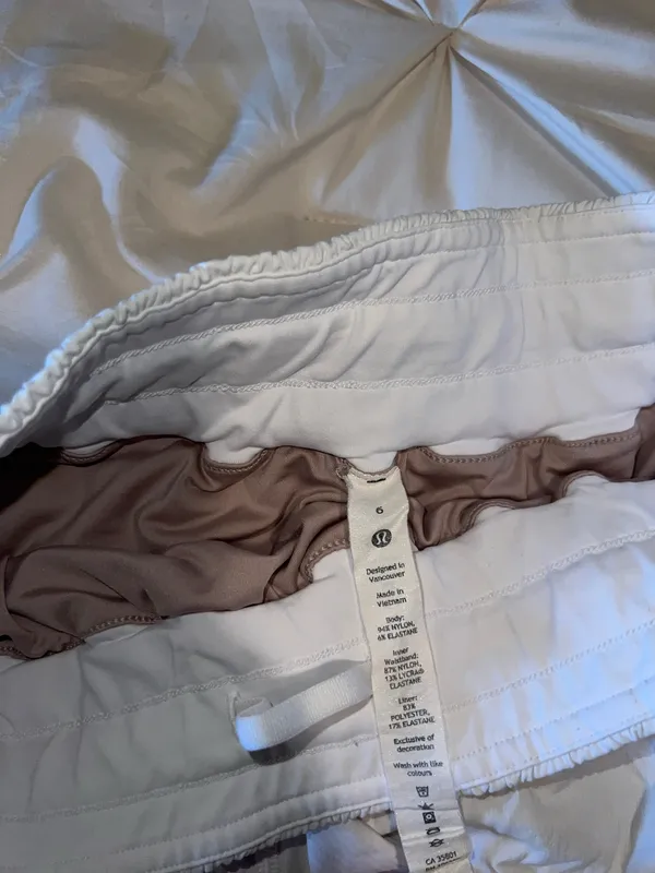 Lululemon Shorts Track 5" That Mid-Rise Lined Women’s - Image 2