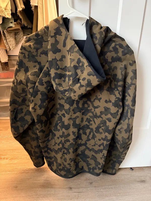 Nike Men's Camouflage Zip-Up Sweatshirt Jacket - Image 3