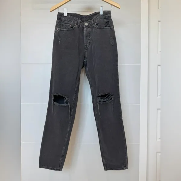 H&M Divided Black Distressed Straight Leg Jeans Size 4 High Rise Ripped Denim‎ - Image 2