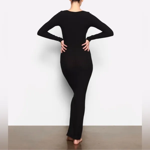 New SKIMS (B22) SOFT LOUNGE LONG SLEEVE DRESS NWT large - Image 3