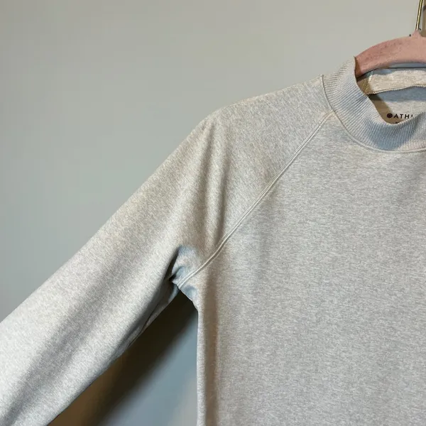Athleta Softluxe Top Women's Small Gray Mock Neck Raglan Thumbhole - Image 4