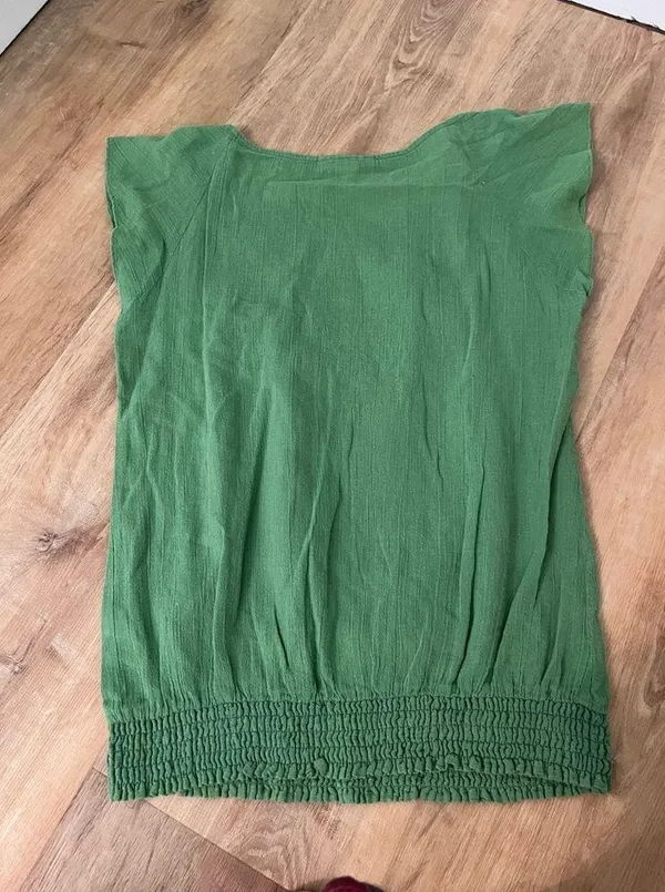 Forever 21 Green Top. Large. - Image 2