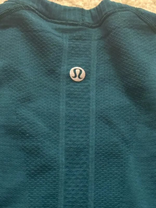 Long Sleeve Lululemon Swiftly Tech - Image 3