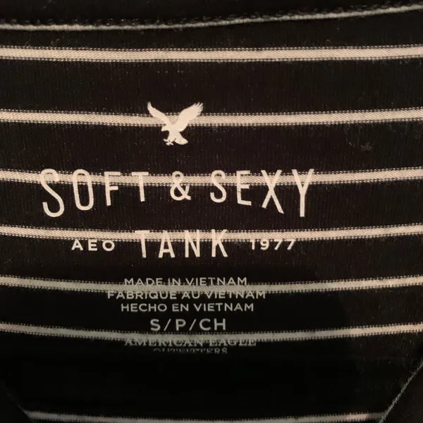 American Eagle Flowy tank top - Image 3