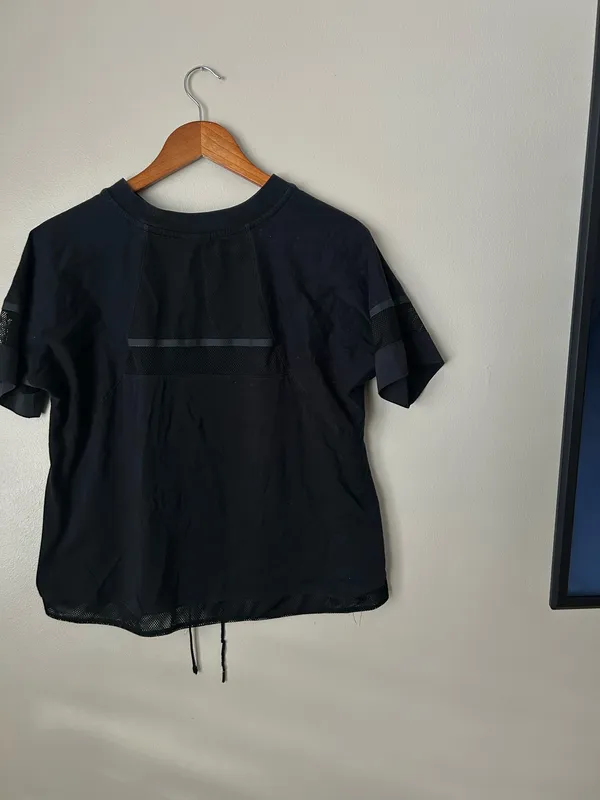 Nike semi cropped tee - Image 5