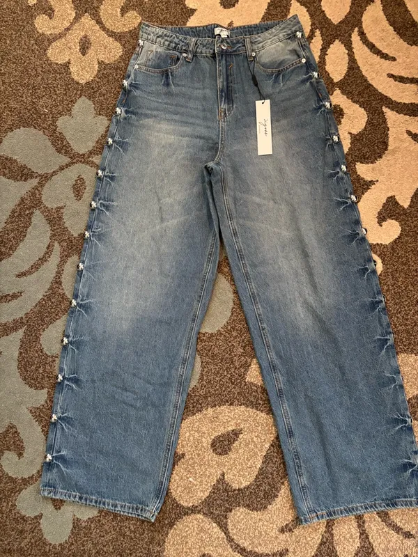 Vigoss Medium Wash Straight-Leg Jeans with Side Studded Detailing - Image 2