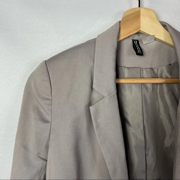 H&M Divided Taupe Gray Two Button Office‎ Blazer 8 - Image 3