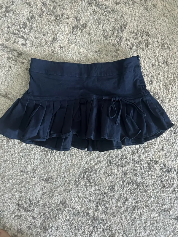 Edikted Navy Pleated Women's Skort - Image 3