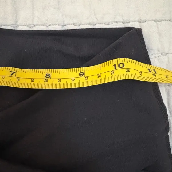 Lululemon‎ Black Size 4 Cross Waist Sweatpants Cropped EUC - Image 4