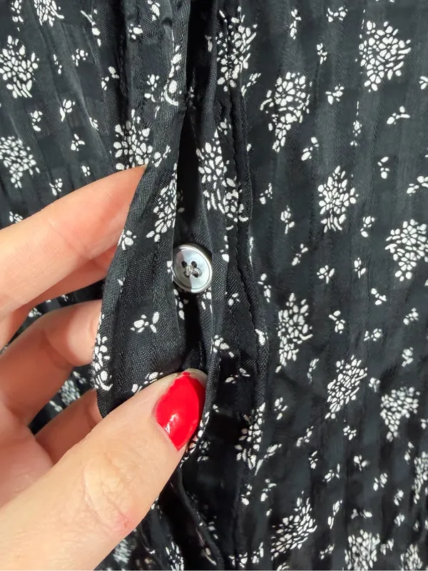 Madewell Black White Floral Button Up‎ Long Sleeve Top - Image 4