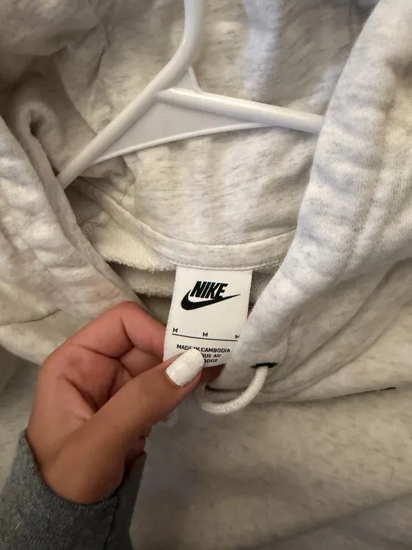 nike sweatshirt - Image 2
