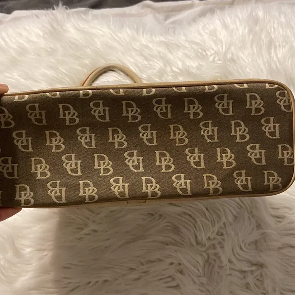 Vintage Dooney & Bourke Logo Bag Brown Beige Bag Fabulous size 16” long 10” W - Image 3