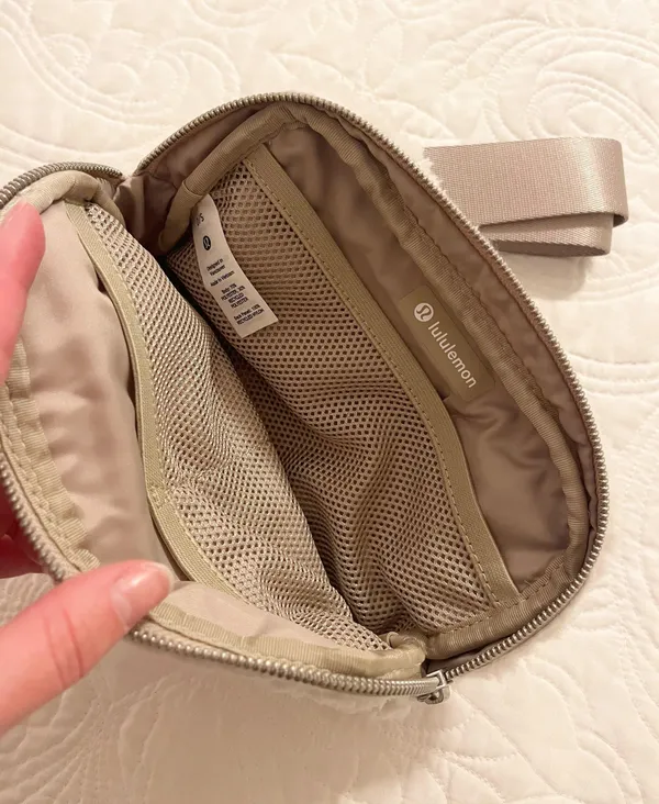 Lululemon NEW Everywhere Fleece Belt Bag - Image 4