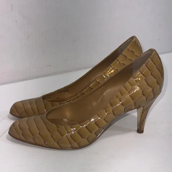 BCBG Girls‎ Tan Old Money Timeless Classic Leather Snake Skin Pumps Heels Size 7 - Image 2
