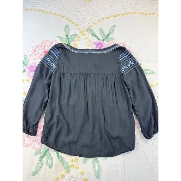 American Eagle Outfitters Black Embroidered Peasant Blouse Womens Small‎ - Image 3