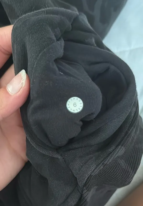 Lululemon Scuba Full-Zip - Image 4