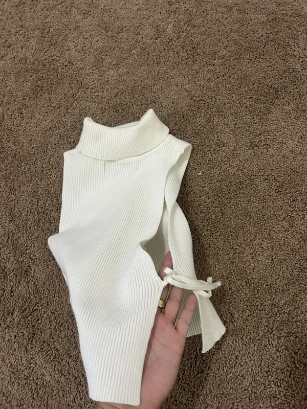 Edikted Cropped Sweater - Image 3