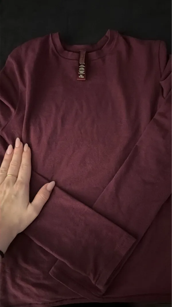 SKIMS Long Sleeve - Image 3