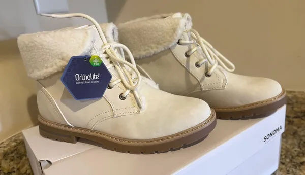 Sonoma Winter Women Boots - Image 2