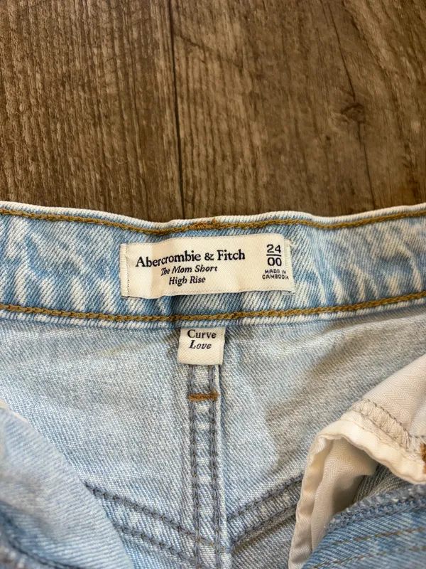 Abercrombie Rolled Cuff Jean Shorts - Image 3