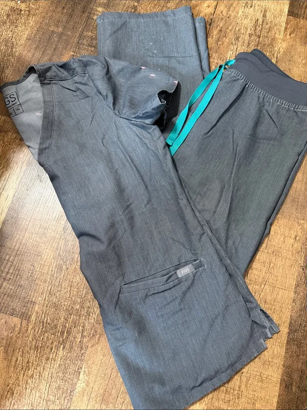 Figs Gray Scrub Set Pants and Top - Image 8