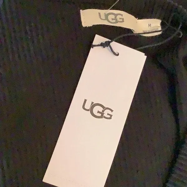 UGG Size Medium Black Ribbed Three Button Long Sleeve Top. New With Tags. - Image 7