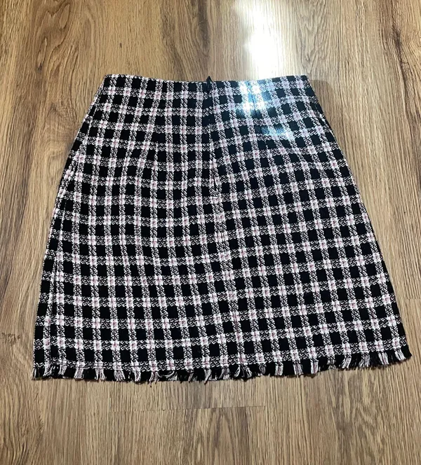 H&M Tweed Mini Skirt - Image 2