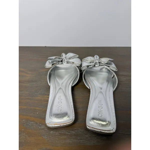 On‎ 34th Jazminn Bow Flat Sandals Silver Snake Print Slides Size 5 New - Image 9