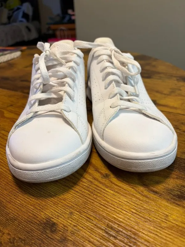 Adidas Women's White Casual Sneakers Size 8 | Tennis Style Shoes EUC - Image 4