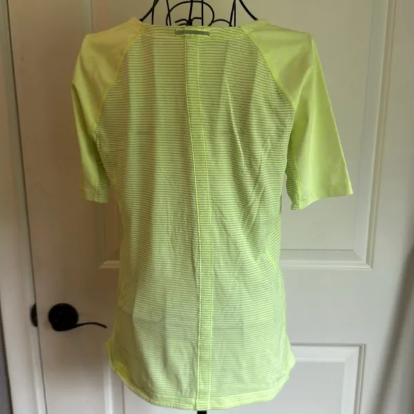 Lululemon swiftly tech neon, yellow striped shirt - Image 4