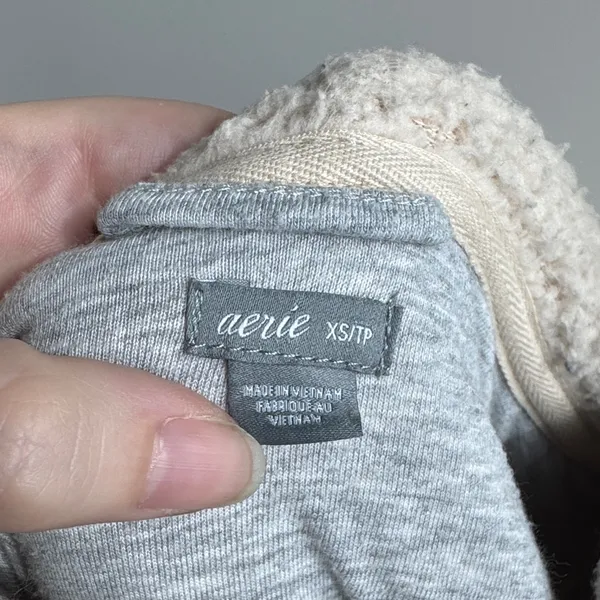 Aerie Cream Sherpa Jacket Size XS - Image 4