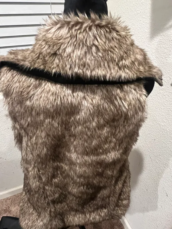 Ashley Outerwear Faux Fur Vest - Image 3