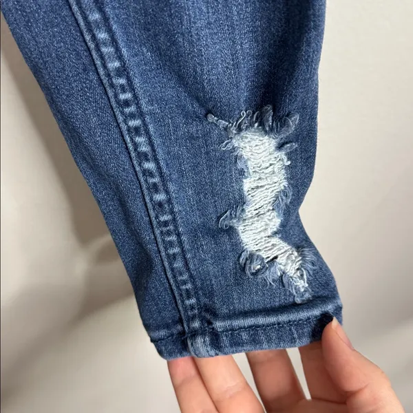 Hollister Ultra High-Rise Advanced Stretch Ripped Skinny Jeggings jeans size 28 - Image 6