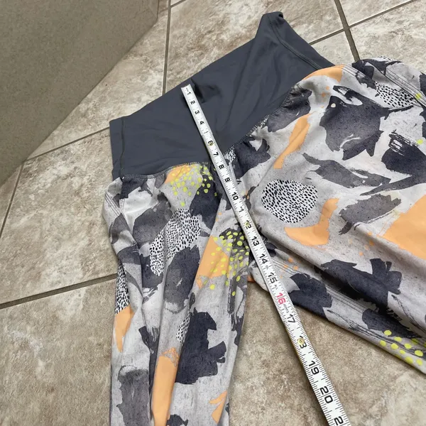Lululemon‎ OM High Rise Abstract Print Jogger Pants Grey Orange Yellow Size 6 - Image 5