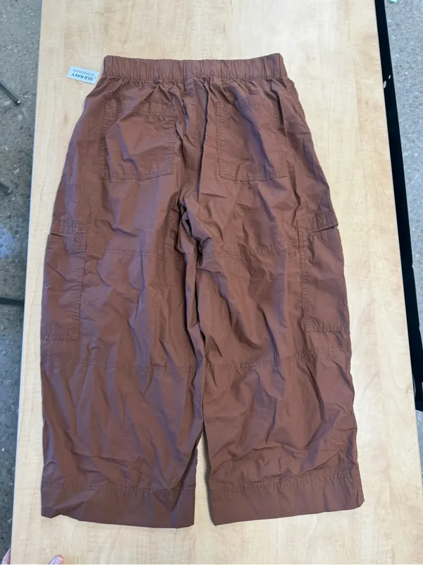 NWT! Old Navy Mid-Rise Cropped Barrel-Leg Utility Pants - Image 5