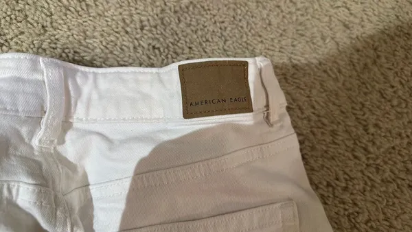 White American Eagle mom jean - Image 2