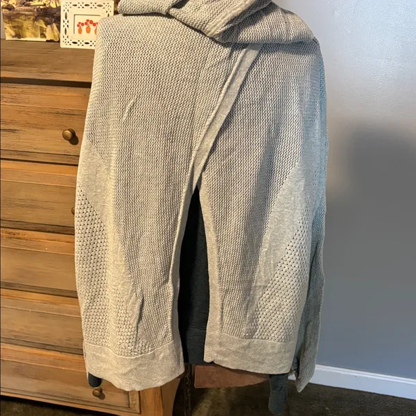 Lululemon Still Movement Wrap Light Seafoam Green Hooded Cardigan Sweater - Image 4