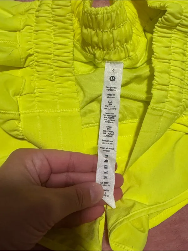 Lululemon shorts Yellow Size 6 - Image 3