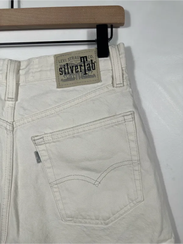 Levi’s SilverTab Mom Shorts White High Rise Denim Jean Shorts 28 100%‎ cotton - Image 7