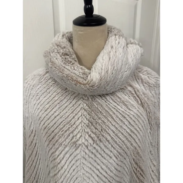 Capote Faux Fur Cape Poncho S/M Cream Plush Turtleneck Cowl Neck Winter - Image 2