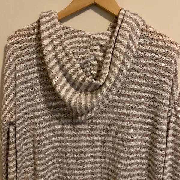 t/o Sweaters Hooded Lightweight Sweater Striped Nautical - Image 4