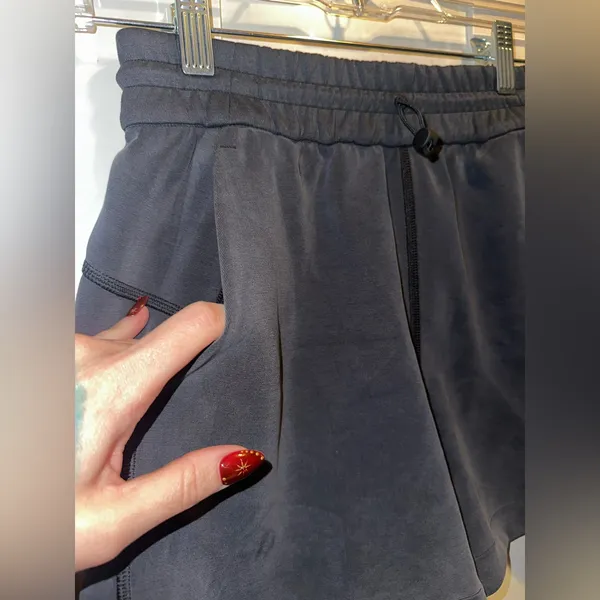 NWT Lululemon Softstreme High-Rise Short 4" -Black $78 MSRP - Image 10