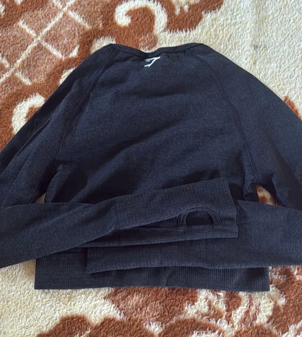 Gymshark Long Sleeve Crop Top - Image 2